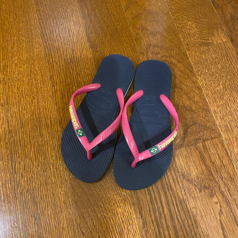 Pink and navy havaianas